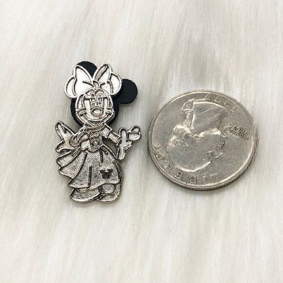 🔮 5/$25 Disney Minnie Mouse Pin Traders Icons Chaser‎ Pin - Picture 3 of 4
